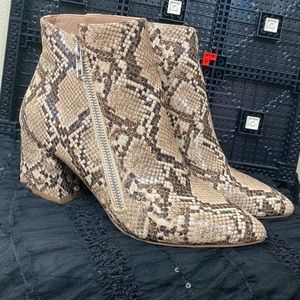 Steve Madden Smake Motive Leather Shoes. Size 8.